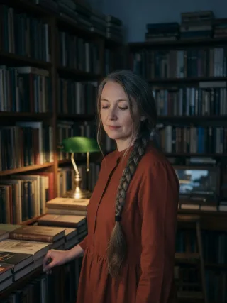 Frances, 44