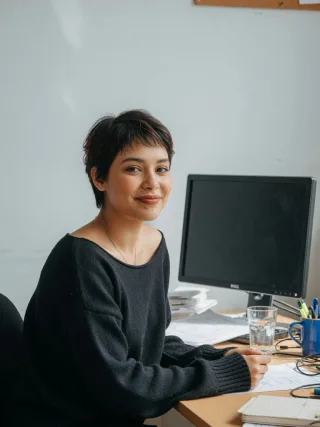 Kira, 25