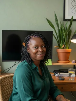 Samira, 32